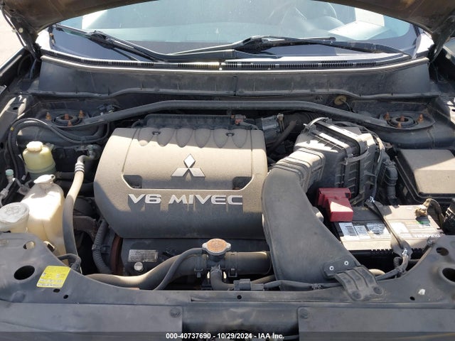 2008 MITSUBISHI OUTLANDER JA4MT31X88Z015059 Photo 9