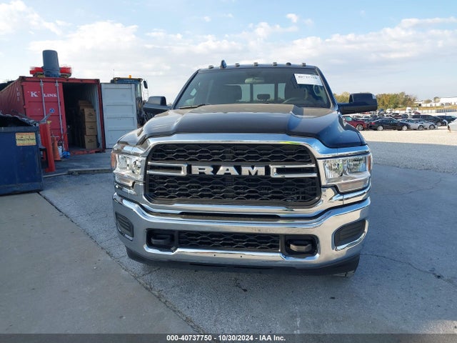 3C6UR5CL2NG139096 RAM 2500 Tradesman  4x4 6'4 Box