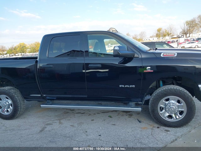 3C6UR5CL2NG139096 RAM 2500 Tradesman  4x4 6'4 Box