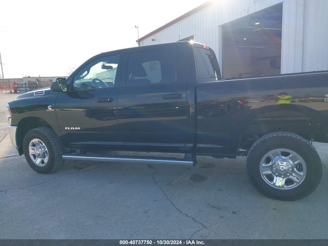 3C6UR5CL2NG139096 RAM 2500 Tradesman  4x4 6'4 Box
