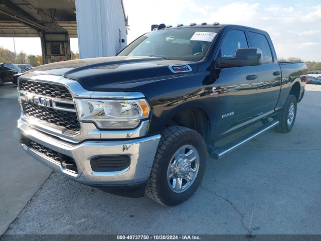 3C6UR5CL2NG139096 RAM 2500 Tradesman  4x4 6'4 Box