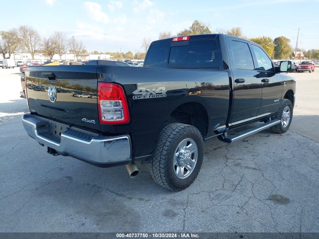 3C6UR5CL2NG139096 RAM 2500 Tradesman  4x4 6'4 Box