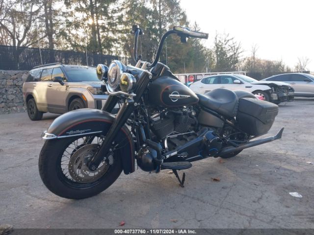 2018 HARLEY-DAVIDSON FLHC 1HD1YAJ16JC029169 Photo 1