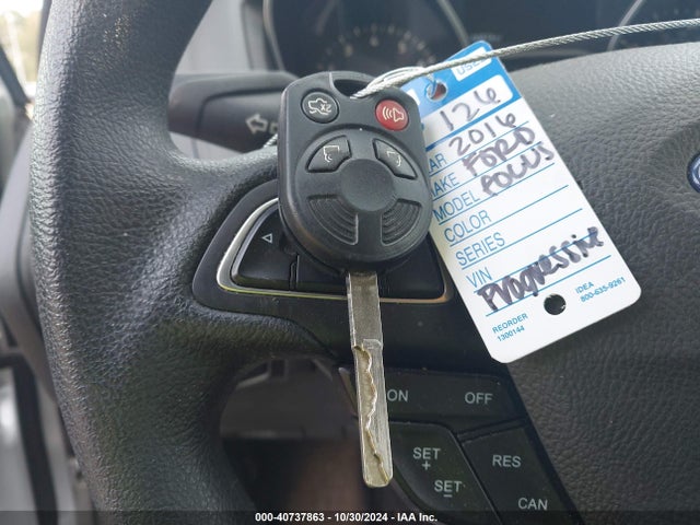 Ford FOCUS SE 2016 1FADP3F23GL303215 Image 11