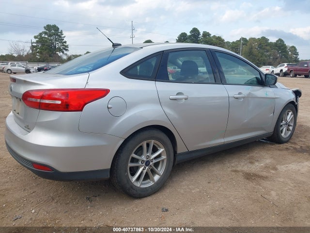 Ford FOCUS SE 2016 1FADP3F23GL303215 Image 4