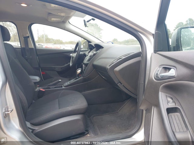 Ford FOCUS SE 2016 1FADP3F23GL303215 Image 5