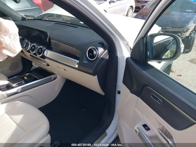 W1N4M4HB6NW197157 Mercedes-Benz Glb 250 4matic
