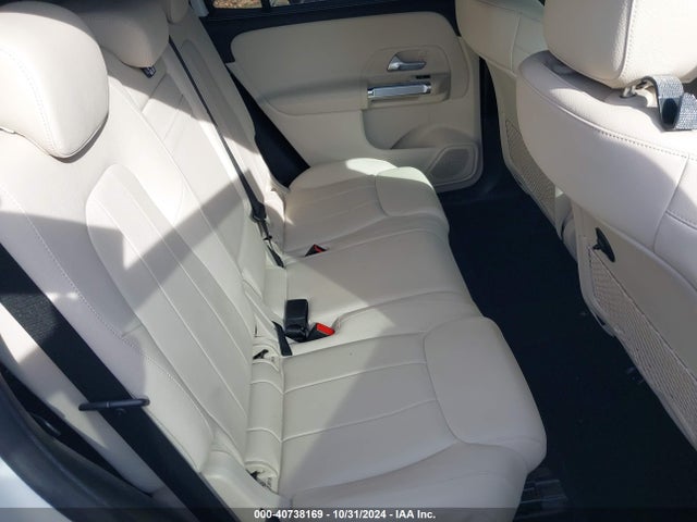 W1N4M4HB6NW197157 Mercedes-Benz Glb 250 4matic