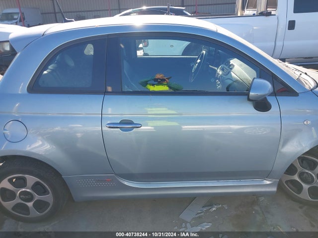 Fiat 500E BATTERY ELECTRIC 2015 3C3CFFGE0FT503091 Image 13