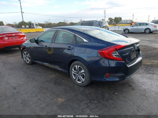 Honda Civic Lx 2018 2HGFC2F56JH579977 Image 3