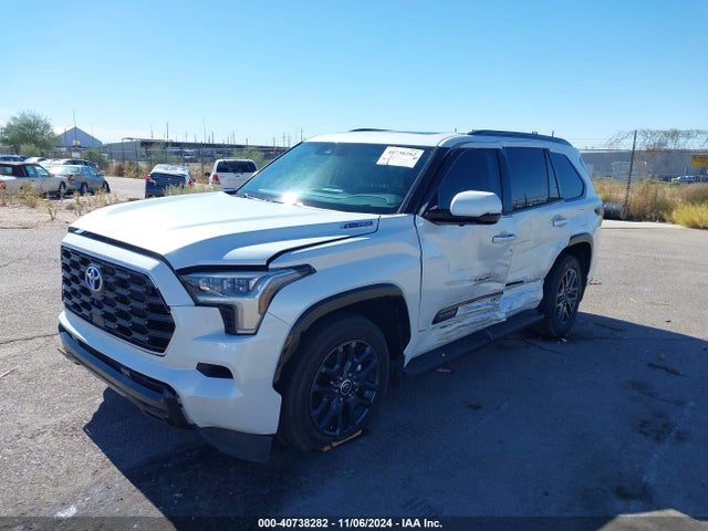 Toyota Sequoia Platinum 2023 7SVAAABA8PX011199 Image 2