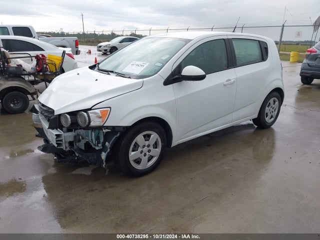 Chevrolet Sonic Ls Auto 2014 1G1JA6SH5E4237339 Image 2