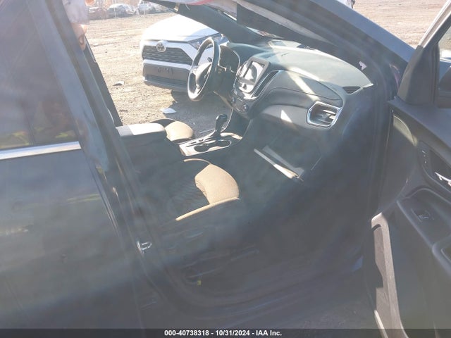2GNAXUEV5K6226077 Chevrolet EQUINOX LT