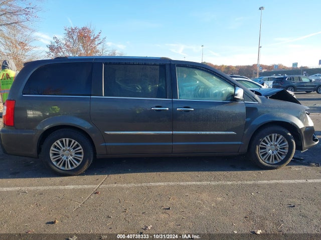 2C4RC1JG8FR699909 Chrysler Town & Country Limited