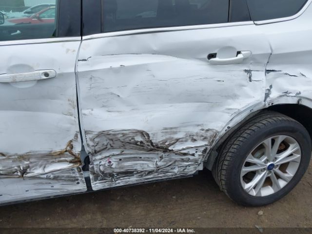 1FMCU9GD3JUD25309 Ford ESCAPE SE