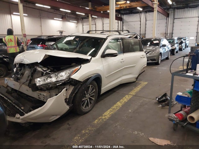 Toyota Highlander Xle 2017 5TDJZRFH5HS363236 Image 2