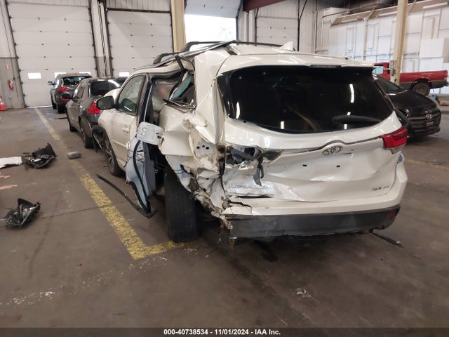 Toyota Highlander Xle 2017 5TDJZRFH5HS363236 Image 3