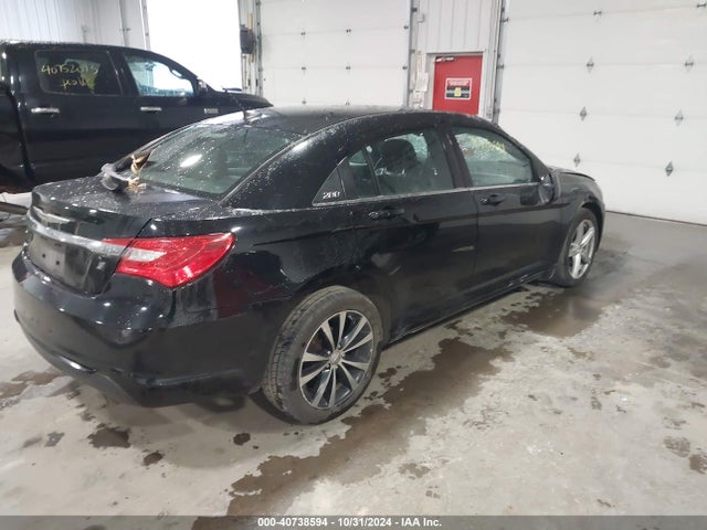 Chrysler 200 Limited 2014 1C3CCBCG9EN186905 Image 4