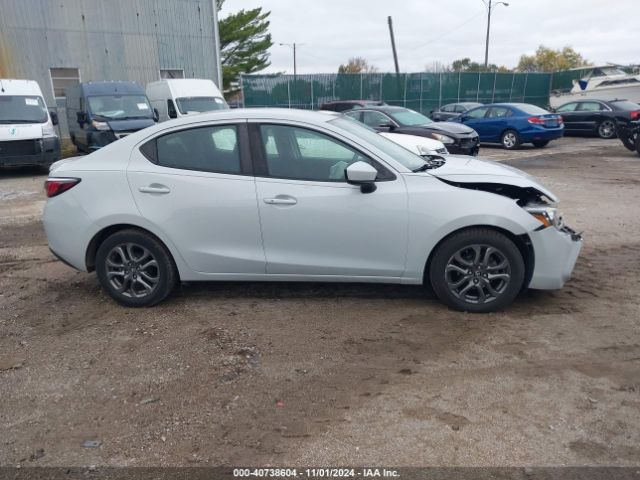 3MYDLBYV0KY526224 Toyota YARIS LE