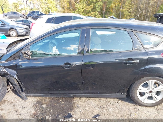 Ford FOCUS SE 2014 1FADP3K23EL222881 Image 14