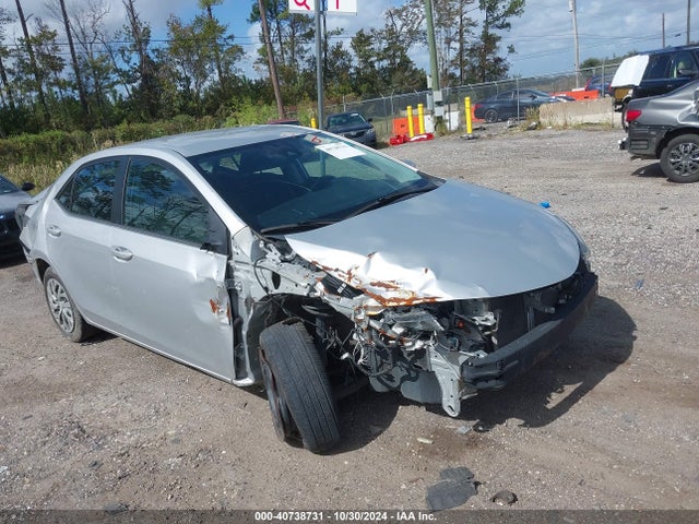 Toyota COROLLA LE 2018 2T1BURHE8JC118807 Image 1