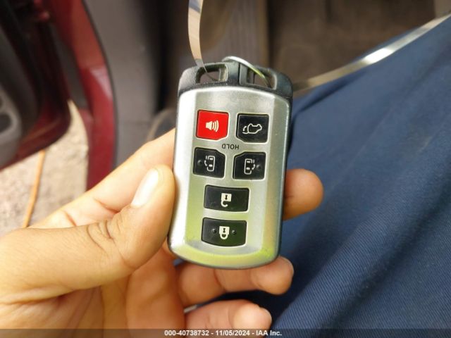 5TDYK3DC4ES500833 Toyota Sienna Xle/limited