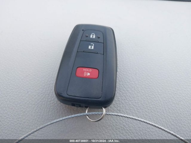 JTDKARFU9H3035019 Toyota Prius Four