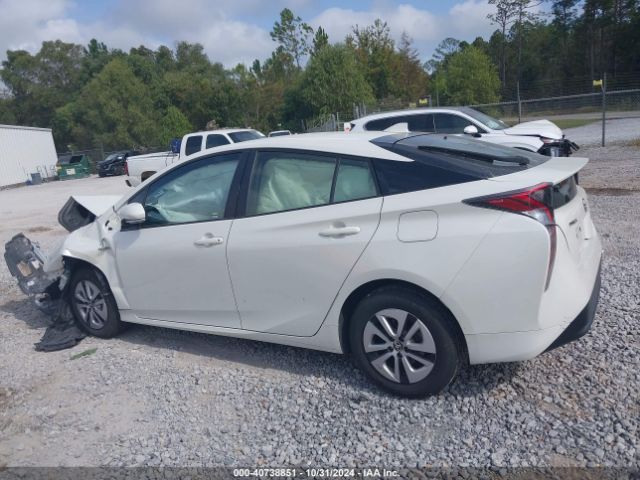 JTDKARFU9H3035019 Toyota Prius Four