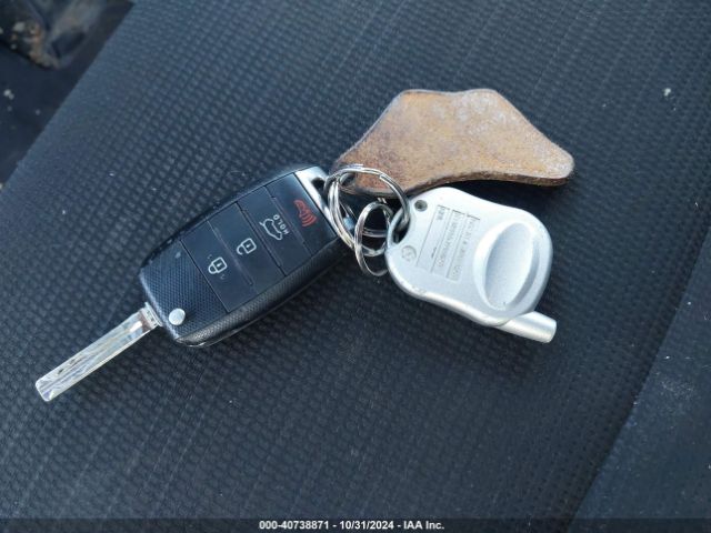 5XYKT3A63EG463823 KIA SORENTO LX