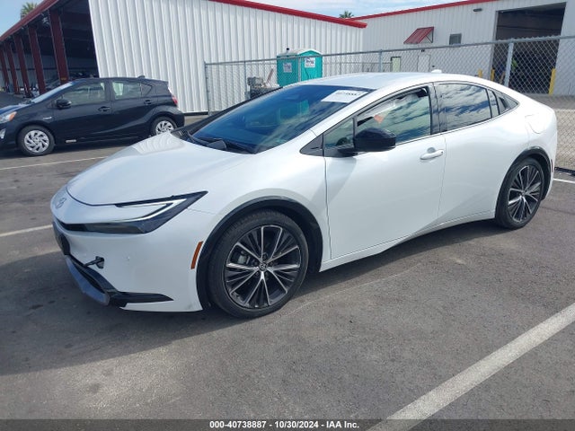 Toyota PRIUS XLE 2024 JTDACAAU2R3020765 Image 2