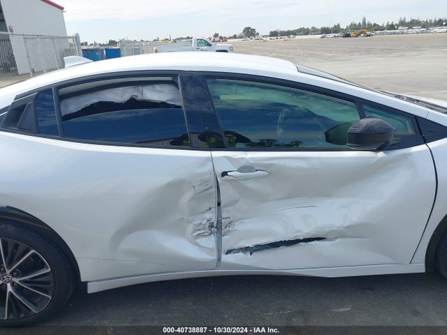 Toyota PRIUS XLE 2024 JTDACAAU2R3020765 Image 6