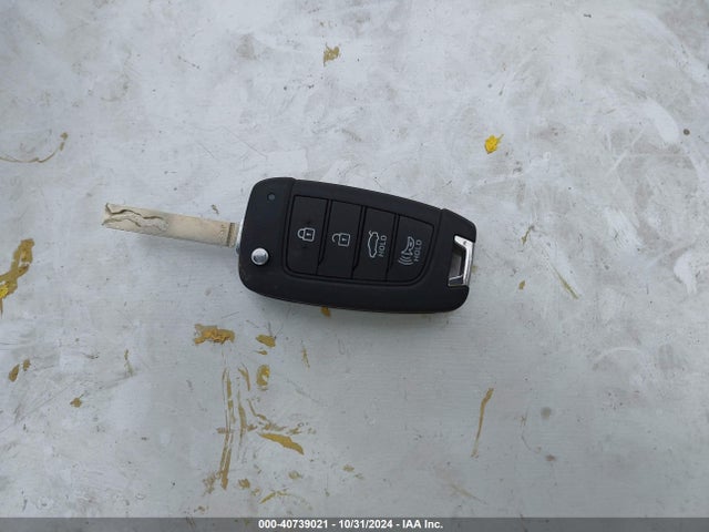 KMHLL4DG7RU827742 Hyundai ELANTRA SE