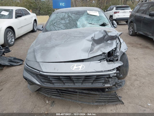 KMHLL4DG7RU827742 Hyundai ELANTRA SE