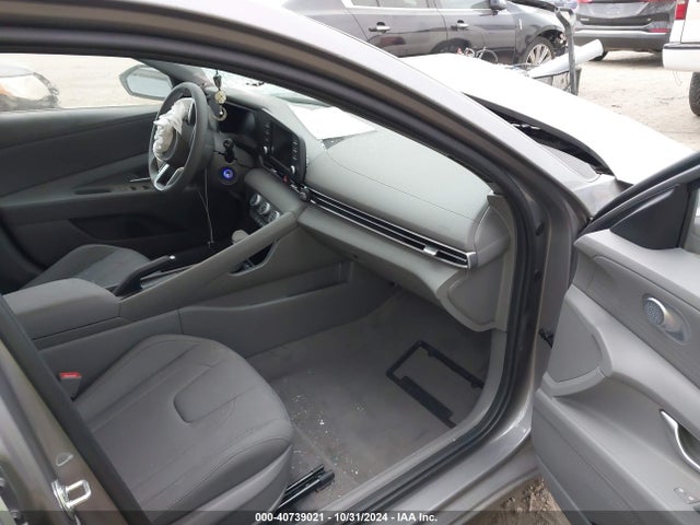KMHLL4DG7RU827742 Hyundai ELANTRA SE