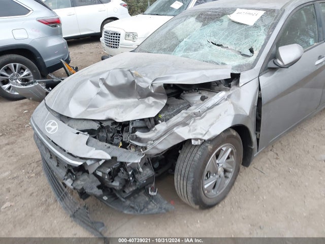 KMHLL4DG7RU827742 Hyundai ELANTRA SE