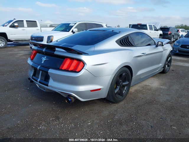 Ford Mustang V6 2015 1FA6P8AM7F5388531 Image 4