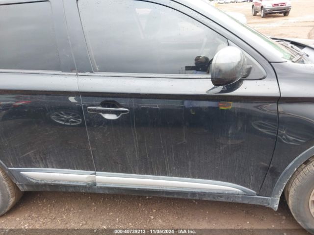JA4AD2A30JJ000812 Mitsubishi Outlander Es