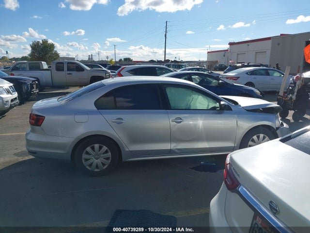 3VW267AJ4GM321762 Volkswagen Jetta 1.4t S