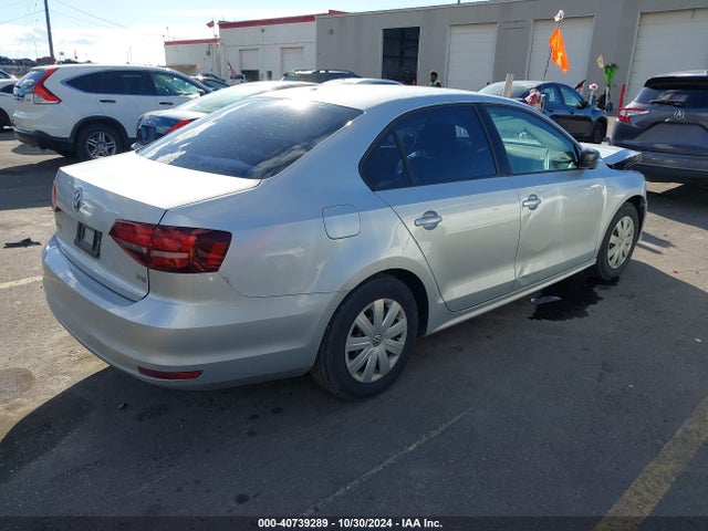 3VW267AJ4GM321762 Volkswagen Jetta 1.4t S