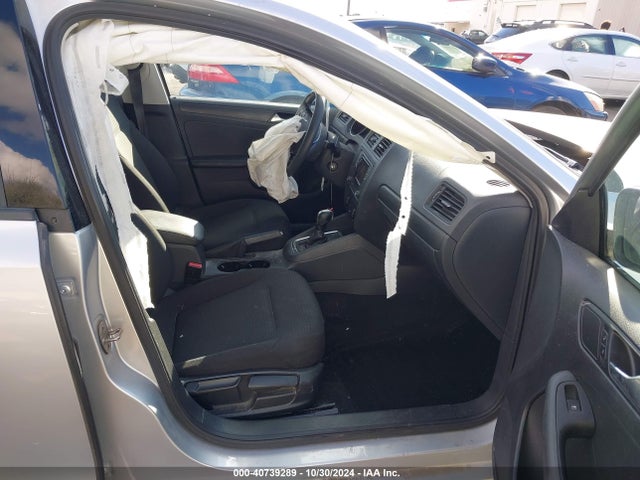 3VW267AJ4GM321762 Volkswagen Jetta 1.4t S