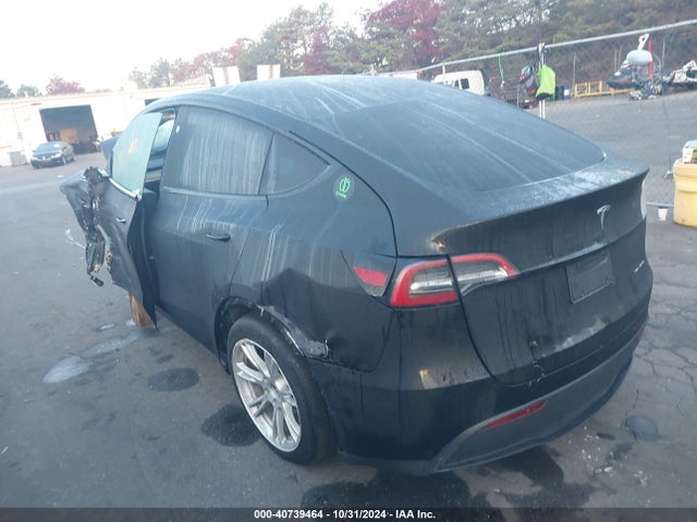 2023 TESLA MODEL Y 7SAYGAEE3PF925072 Photo 2