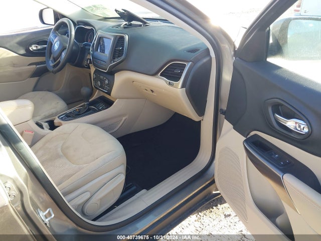 1C4PJLCB7KD248557 Jeep Cherokee Latitude Fwd
