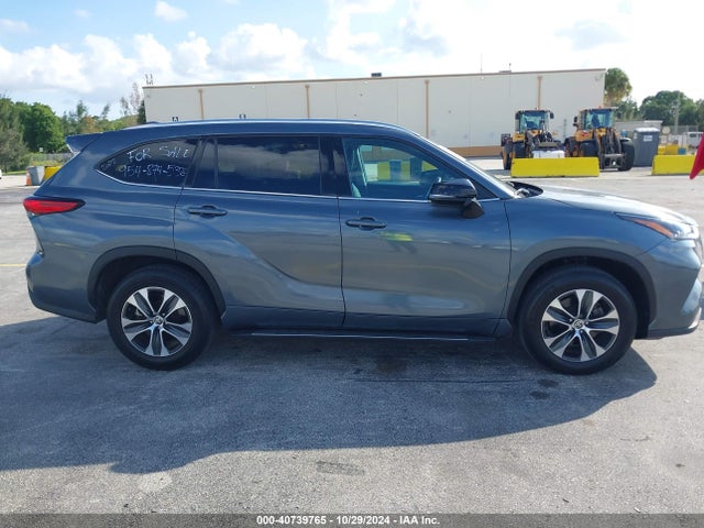 Toyota Highlander Xle 2022 5TDGZRAH4NS539819 Image 13