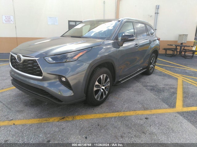 Toyota Highlander Xle 2022 5TDGZRAH4NS539819 Image 2