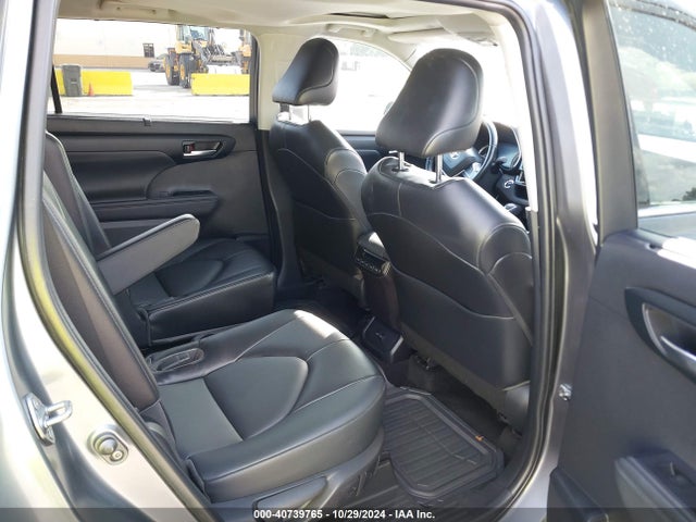 Toyota Highlander Xle 2022 5TDGZRAH4NS539819 Image 8