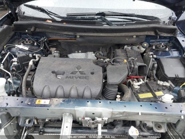 JA4AZ3A30JZ031700 Mitsubishi Outlander Le