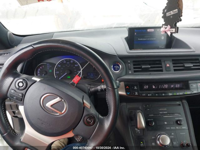 JTHKD5BH7F2235049 Lexus CT 200H
