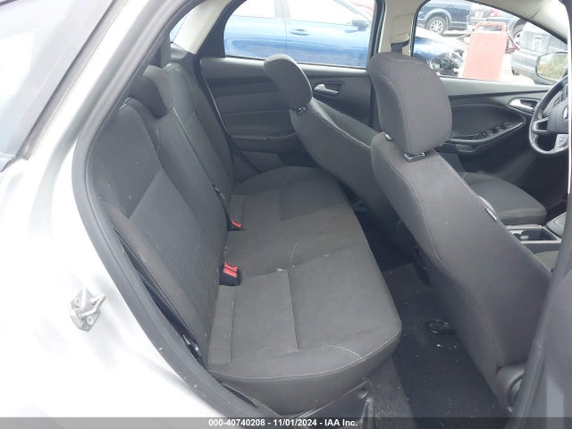 Ford FOCUS SE 2016 1FADP3F24GL220554 Image 8