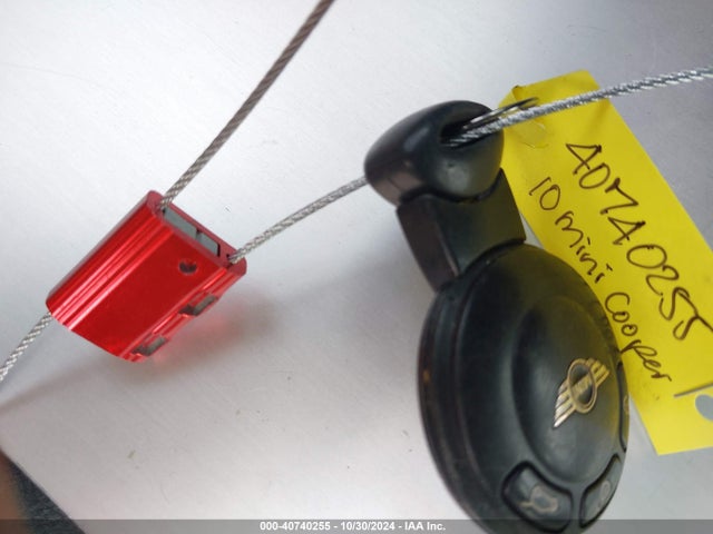 2010 MINI COOPER S WMWMF7C59ATZ72418 Photo 10