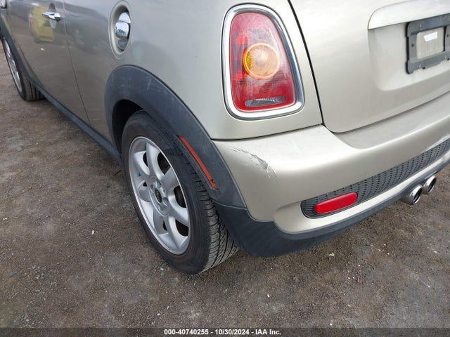 2010 MINI COOPER S WMWMF7C59ATZ72418 Photo 5